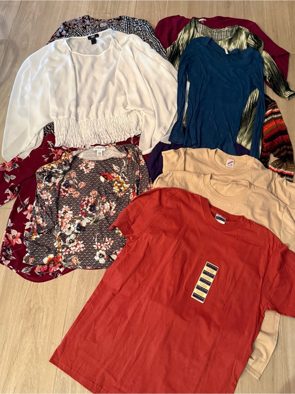 LOT of XL-XXL items - Picture 3 of 5